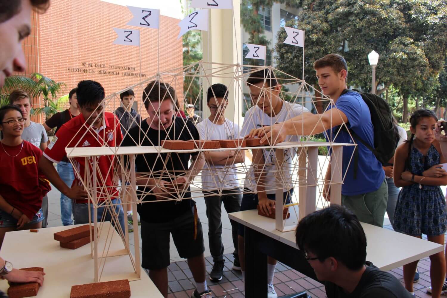 discover engineering kids working on mesh project